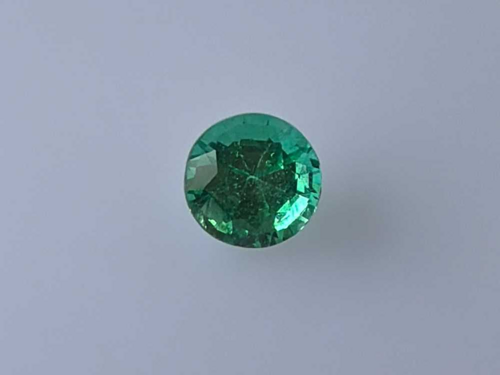 0.45 carat GREEN Round Smaragdas (1)