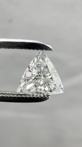 0.54 carat G-SI1 Natūralus Triangular Deimantas (1)