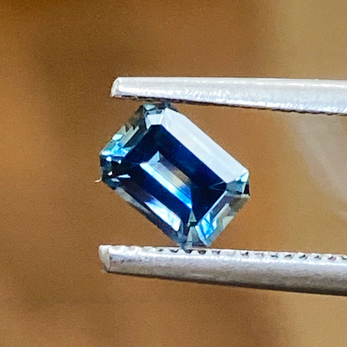 0.46 carat GREEN Emerald Safyras (1)