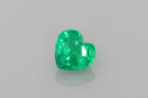0.5 carat GREEN Heart Smaragdas (1)