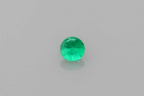 0.13 carat GREEN Round Smaragdas (1)