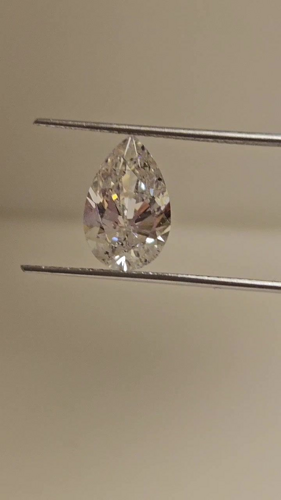 2.5 carat D-SI2 Natūralus Pear Deimantas (1)