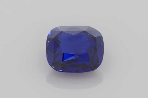 5.04 carat BLUE Cushion Safyras (1)