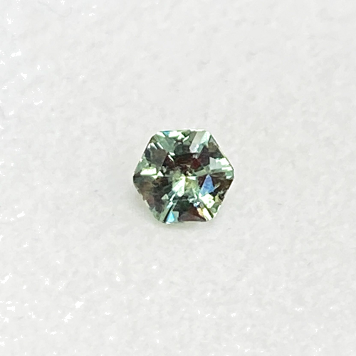 0.45 carat YELLOW Hexagonal Safyras (1)