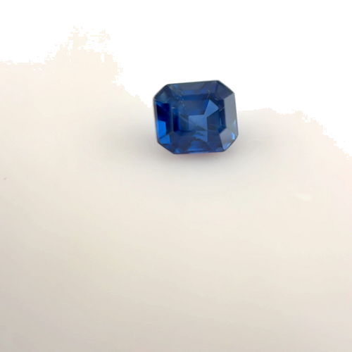 0.55 carat BLUE Emerald Safyras (1)