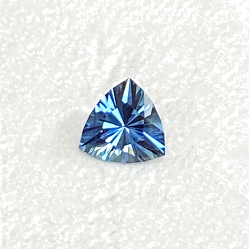 0.5 carat BLUE Trilliant Safyras (1)