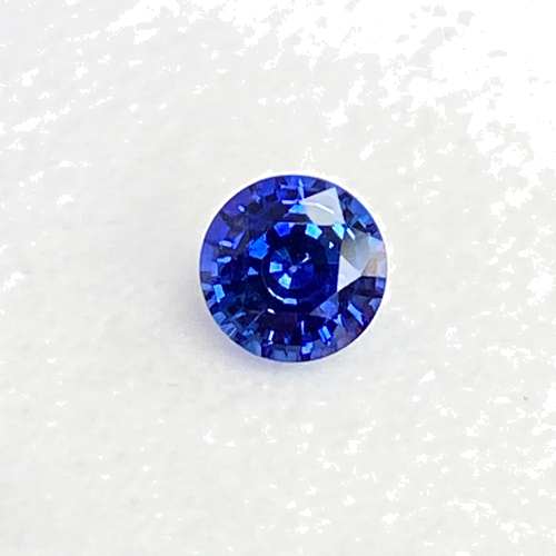 0.7 carat BLUE Round Safyras (1)