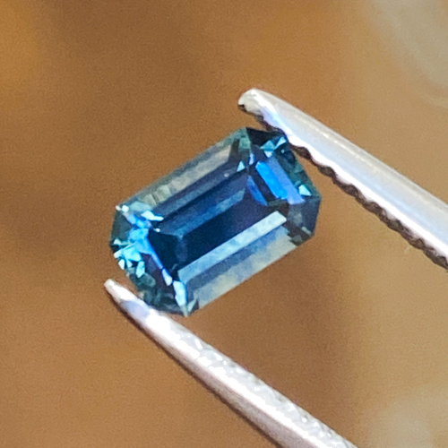 0.49 carat GREEN Emerald Safyras (1)
