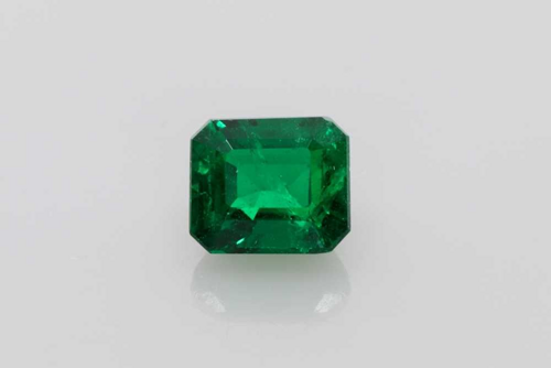 1.5 carat GREEN Smaragdas (1)