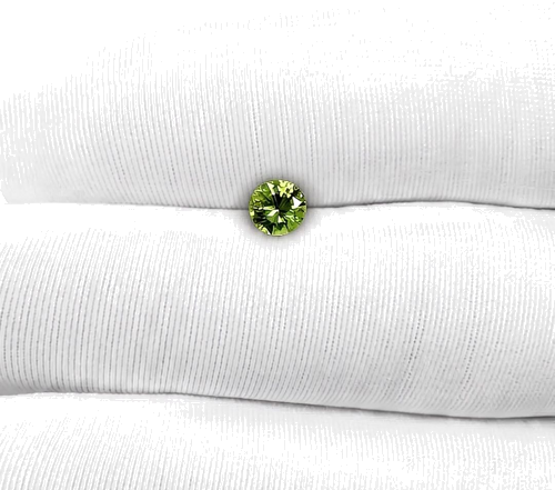 0.66 carat GREEN Round Safyras (1)