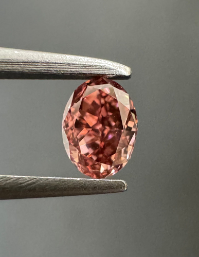 0.29 carat Fancy Deep Orangey Pink-VS2 Natūralus Oval Deimantas (1)