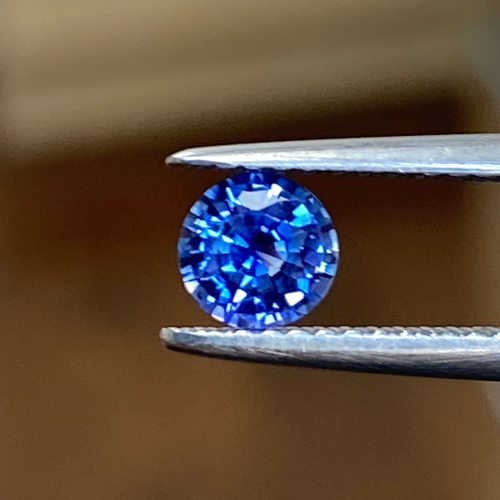 0.55 carat BLUE Round Safyras (1)