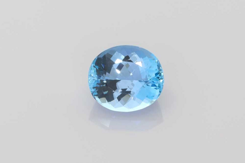 3.74 carat BLUE Oval Aquamarine (1)