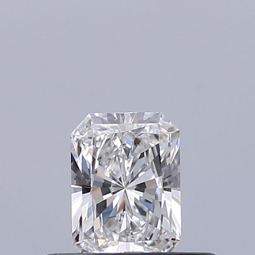 0.3 carat E-IF Natūralus Radiant Deimantas (1)