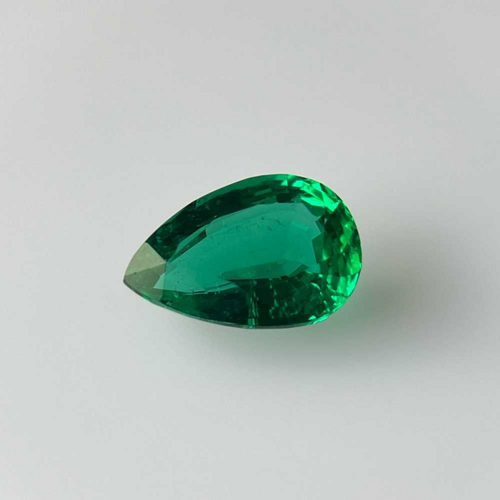 5.13 carat GREEN Pear Smaragdas (1)