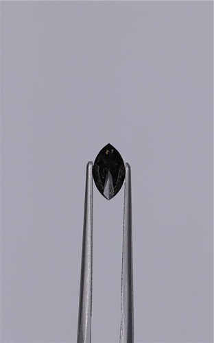 0.68 carat Fancy Black-VVS2 Natūralus Marquise Deimantas (1)