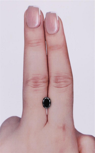 0.88 carat Fancy Black-VVS2 Natūralus Oval Deimantas (1)