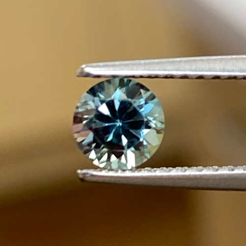 0.54 carat GREEN Round Safyras (1)