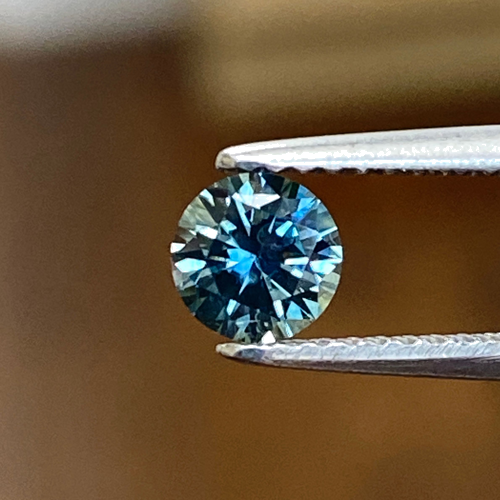 0.68 carat GREEN Round Safyras (1)