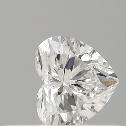 0.32 carat E-VVS2 Natūralus Heart Deimantas (1)