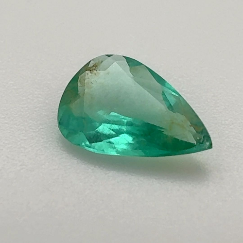 0.655 carat GREEN Pear Smaragdas (1)
