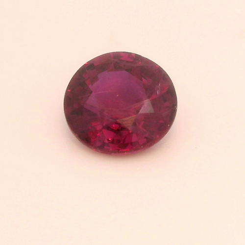 0.68 carat RED Round Rubinas (1)