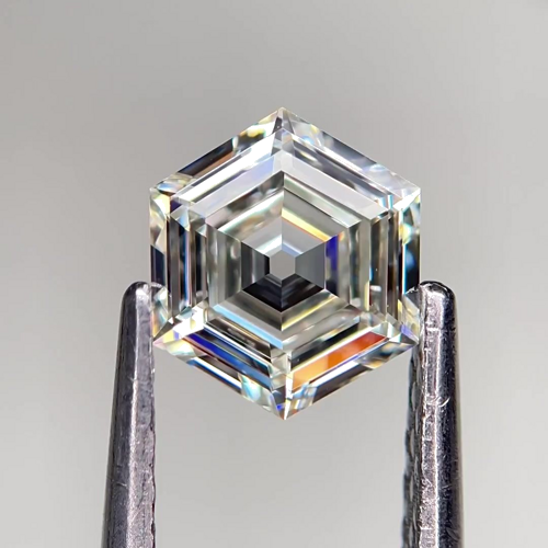 0.9 carat J-VVS2 Natūralus Hexagonal Deimantas (1)