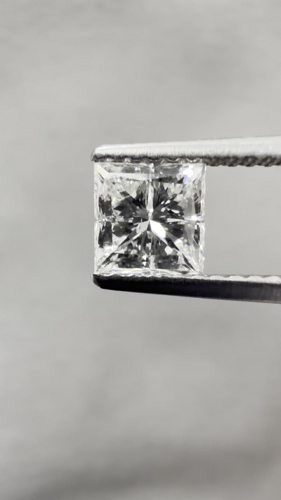 0.94 carat H-SI1 Natūralus Princess Deimantas (1)