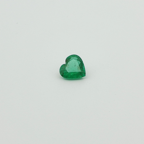 0.68 carat GREEN Heart Smaragdas (1)