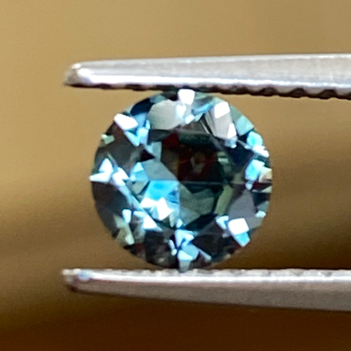 0.54 carat GREEN Round Safyras (1)