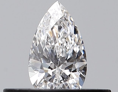 0.23 carat E-VVS2 Natūralus Pear Deimantas (1)