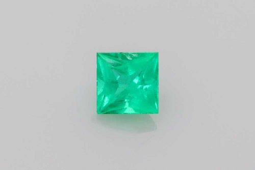 0.29 carat GREEN Princess Smaragdas (1)