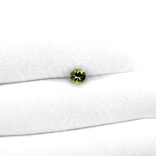 0.65 carat GREEN Round Safyras (1)