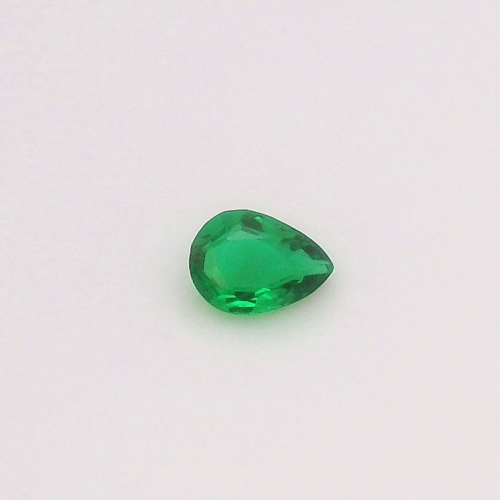0.14 carat GREEN Pear Smaragdas (1)