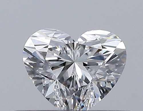0.32 carat E-VVS2 Natūralus Heart Deimantas (1)
