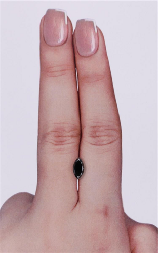 0.64 carat Fancy Black-VVS2 Natūralus Marquise Deimantas (1)