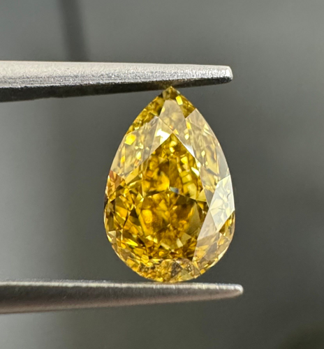 1.03 carat Fancy Deep Brownish Yellow-SI1 Natūralus Pear Deimantas (1)