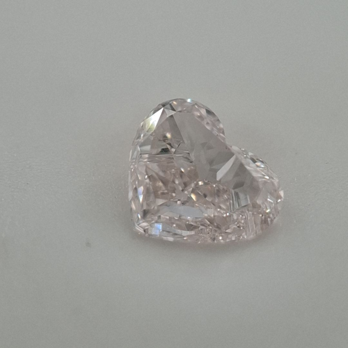 0.52 carat Fancy Light Pink-VVS2 Natūralus Heart Deimantas (1)