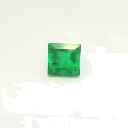 0.31 carat GREEN Square Smaragdas (1)