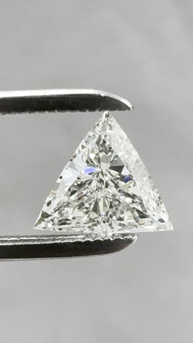 0.64 carat I-VS2 Natūralus Triangular Deimantas (1)