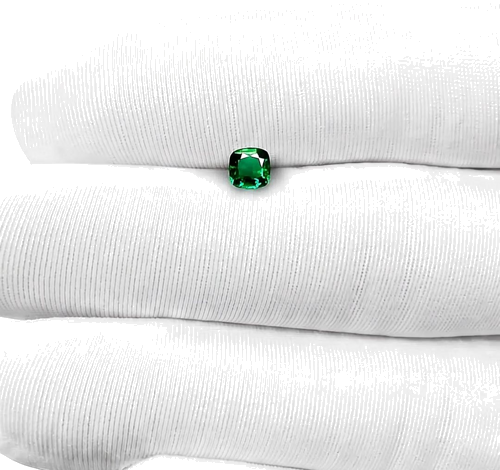 0.57 carat GREEN Cushion Smaragdas (1)