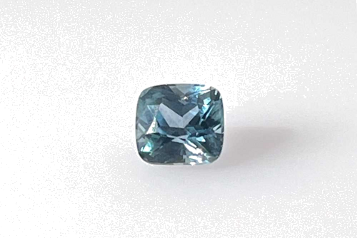 1.34 carat TEAL Cushion Safyras (1)