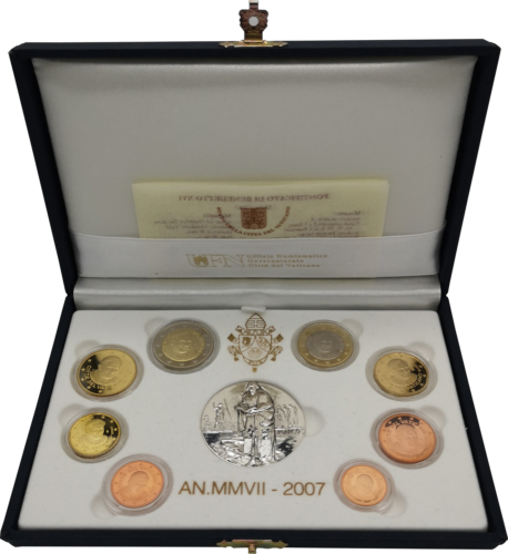 2007 Vatican Benedict XVI Proof Euro coin set with silver medal (1)