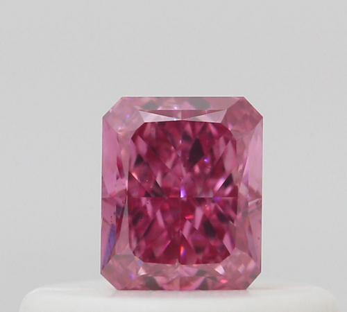 0.23 carat Fancy Vivid Pink-SI1 Natūralus Radiant Deimantas (1)