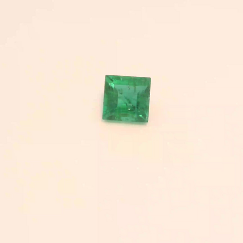 0.46 carat GREEN Square Smaragdas (1)