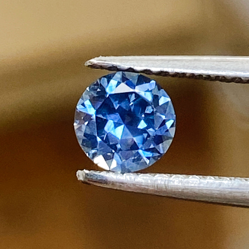 0.7 carat BLUE Round Safyras (1)