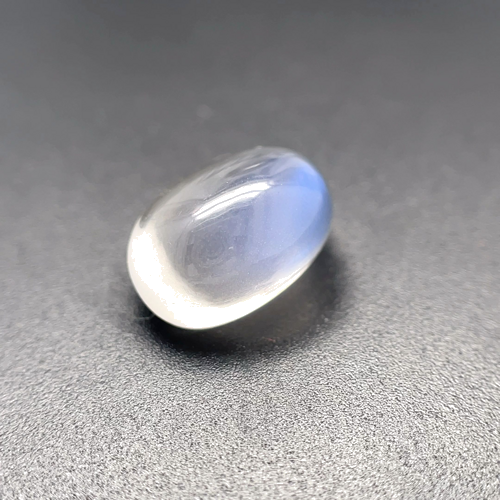 3.29 carat WHITE CABOCHON cut Oval Moonstone (1)