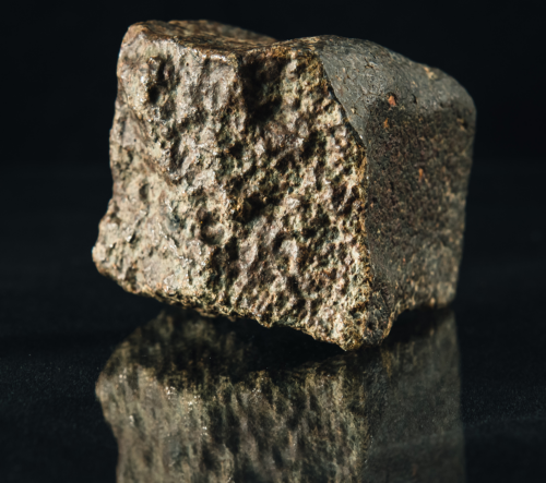 136 g Meteoritas (2)