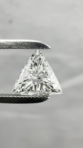 0.54 carat H-SI1 Natūralus Triangular Deimantas (1)