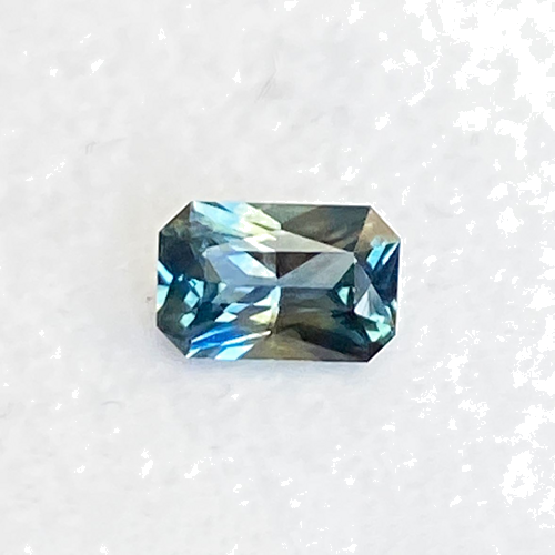 0.49 carat GREEN Radiant Safyras (1)